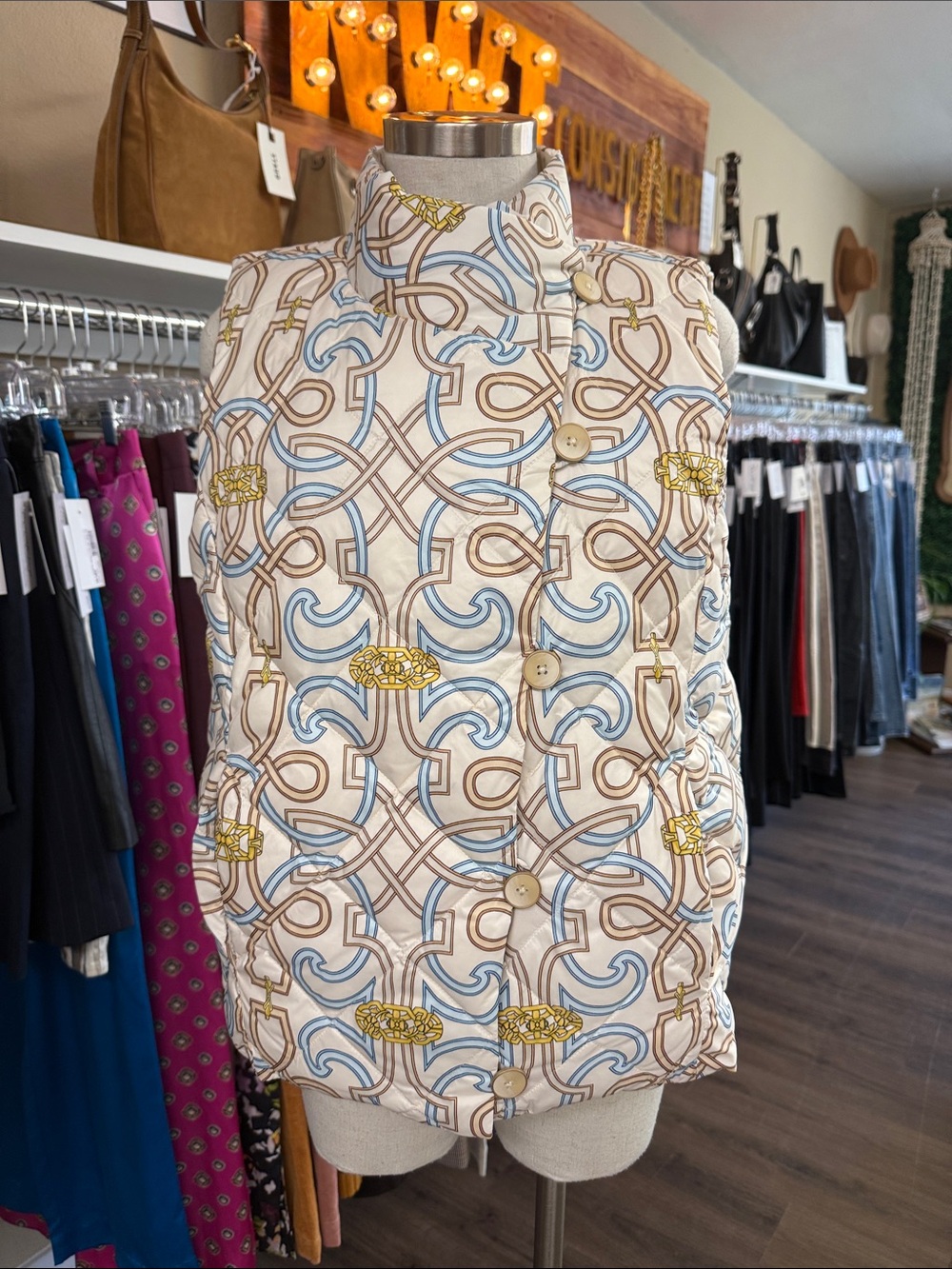 J. McLaughlin NWEY Vivian Reversible Quilted Puffer Vest in Tan and Blue Print L